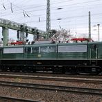 151 124-5, abgestelt nahe des HBF Magdeburg - 25.11.2012