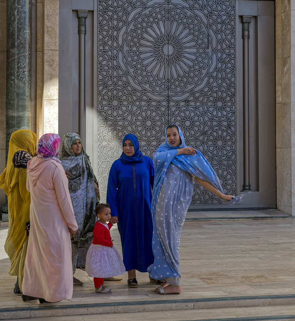 Was zieht man als Frau in einer Moschee an?