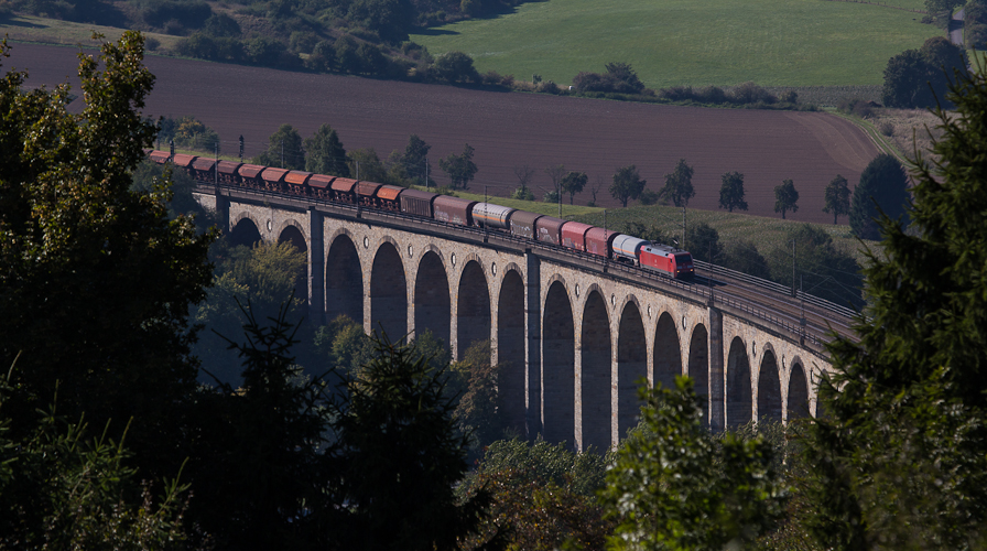 152 053 auf dem Viadukt