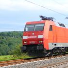 152 062 hat mit ihrem Containerzug