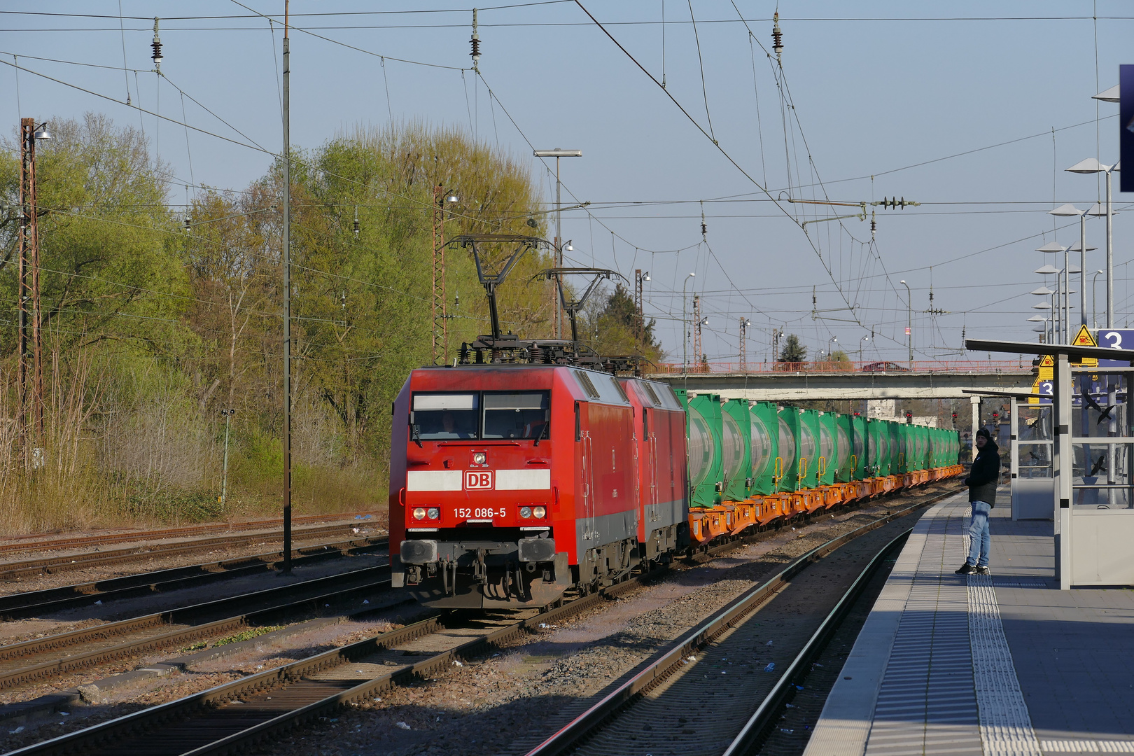 152 086 und 152 038 in Lu-Oggersheim.