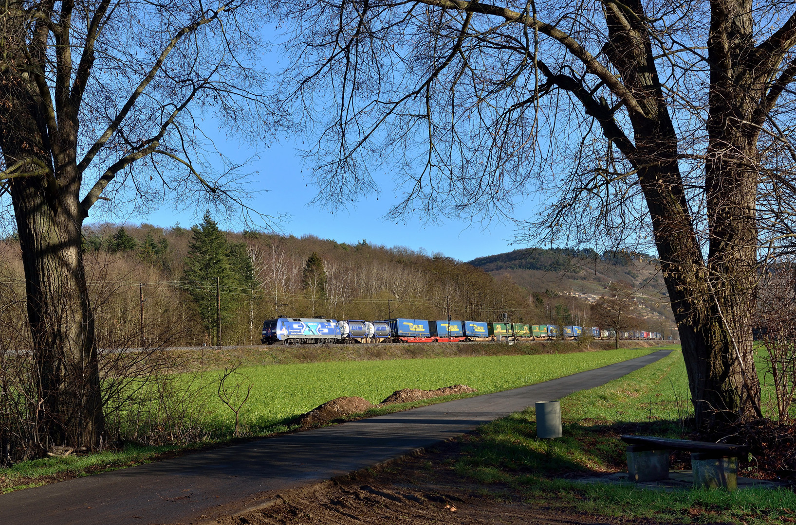 152 137-6 --Albatros-- am 08.01.16 bei Gambach