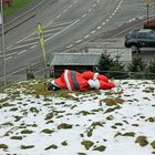 15:34 Uhr: Auch ein Weihnachtsmann braucht mal ein Nickerchen :-))