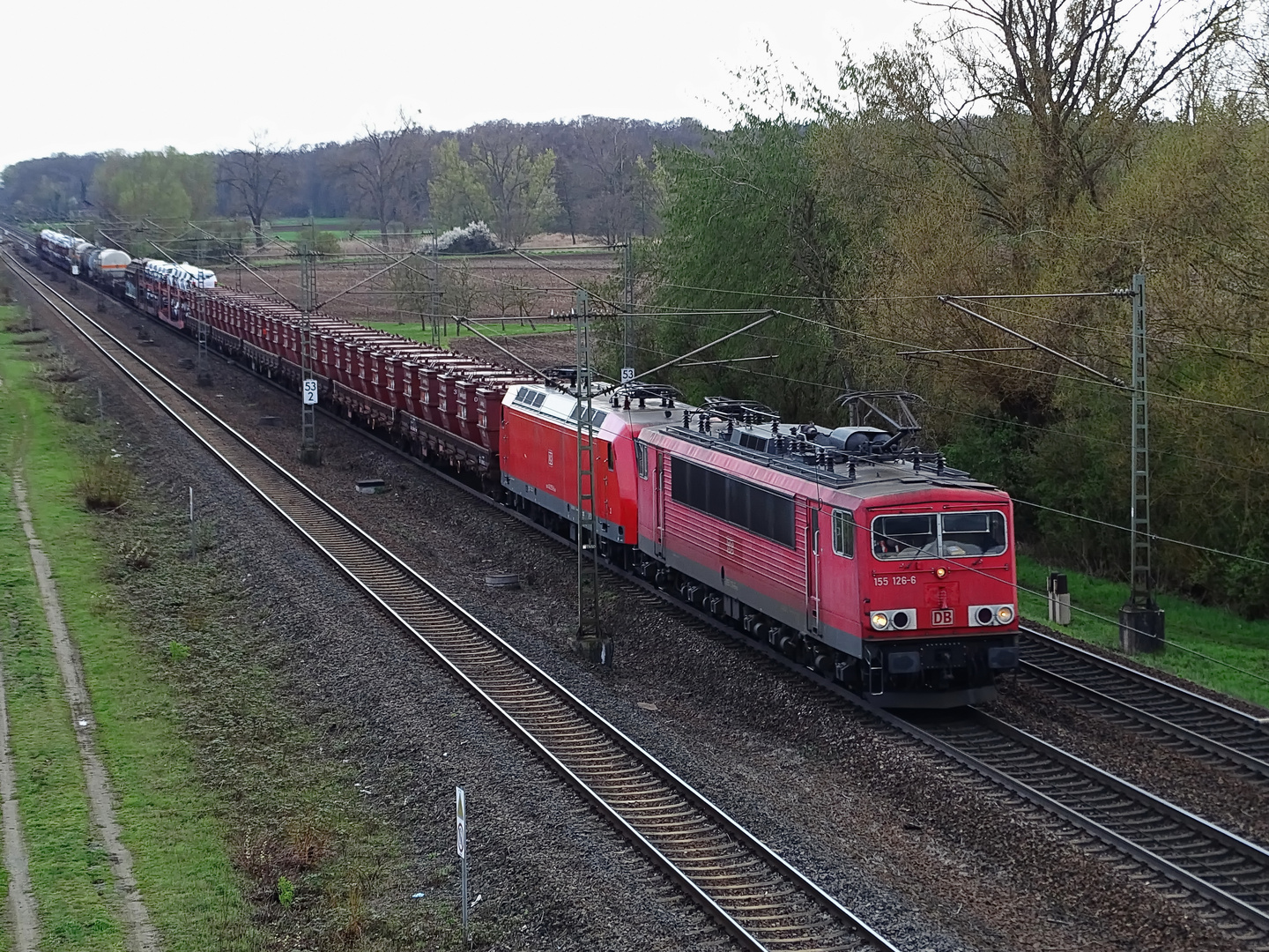 155 126-6 und ? DB mit einem gem. Güterzug