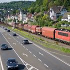 155 207-4 mit gemischtem Güterzug bei Linz am Rhein.