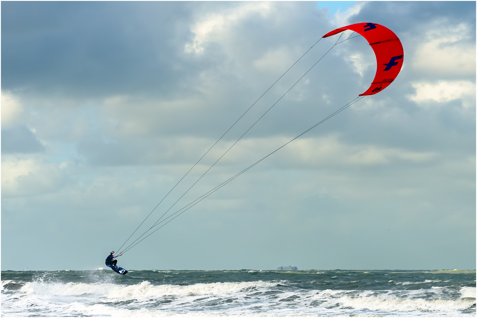 _1566641_Kitesurfen