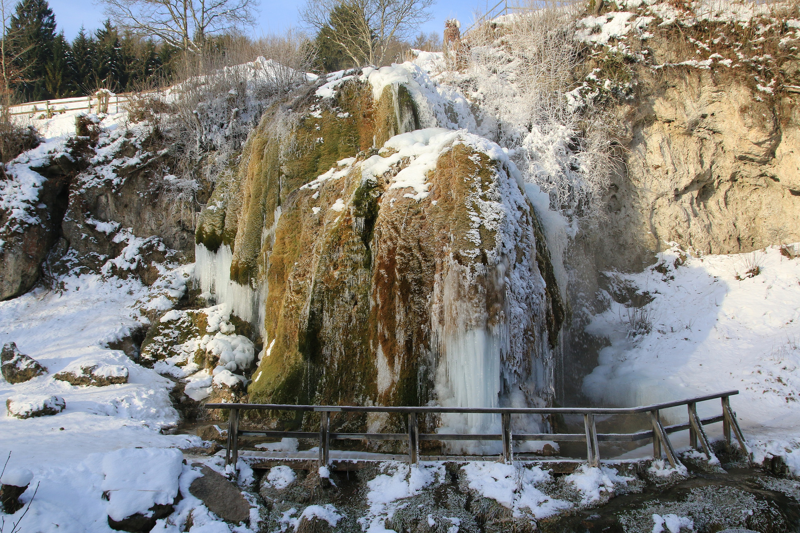 15742 geforener Wasserfall Dreimühlen (Serie 2017)