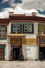 158 - Lhasa (Tibet) - Bakuo Street in close vicinity to Jokhang Temple