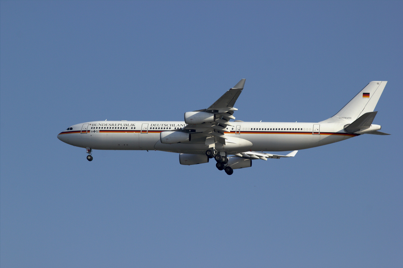 16+02 German Air Force Airbus A340-313X