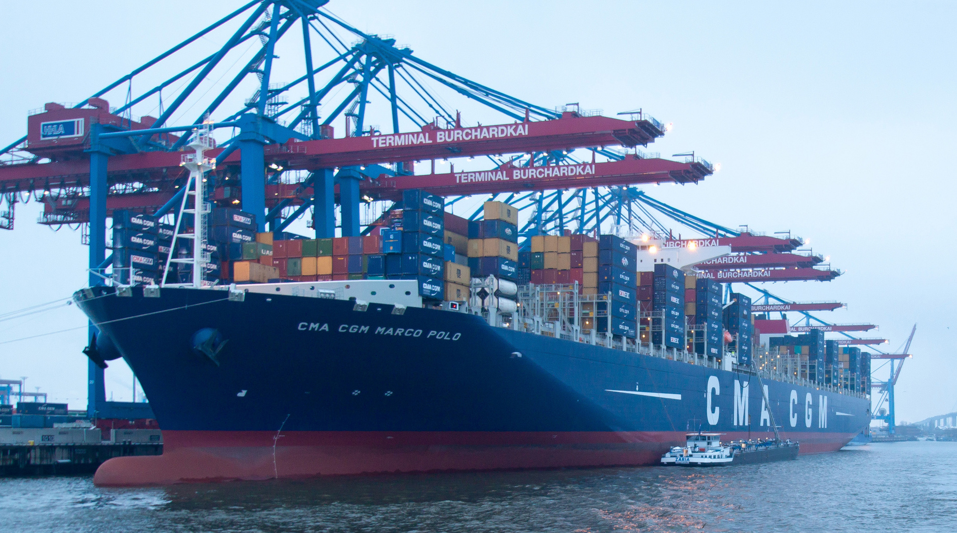 16.020 Container im Hamburger Hafen "Marco Polo"