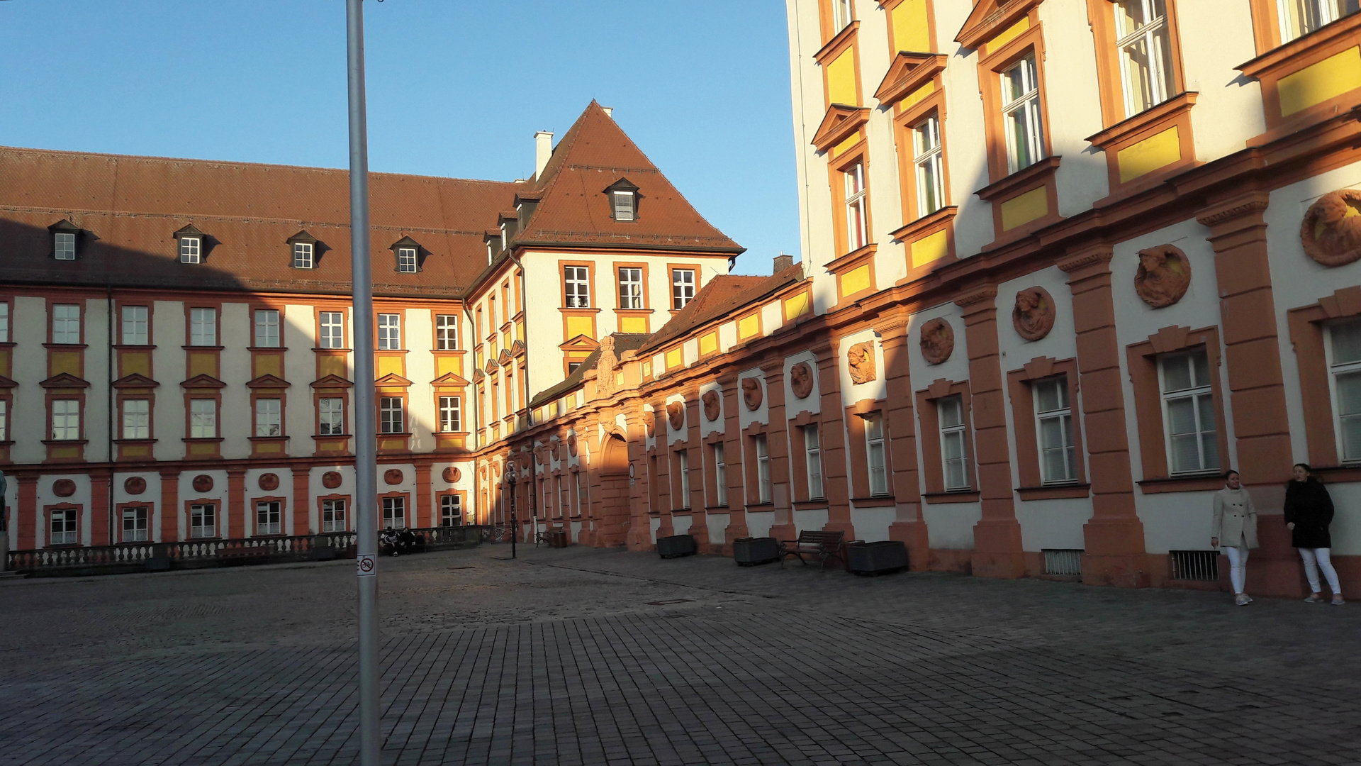 16.1.2020  Bayreuth Ehrenhof vom alten Schloß  