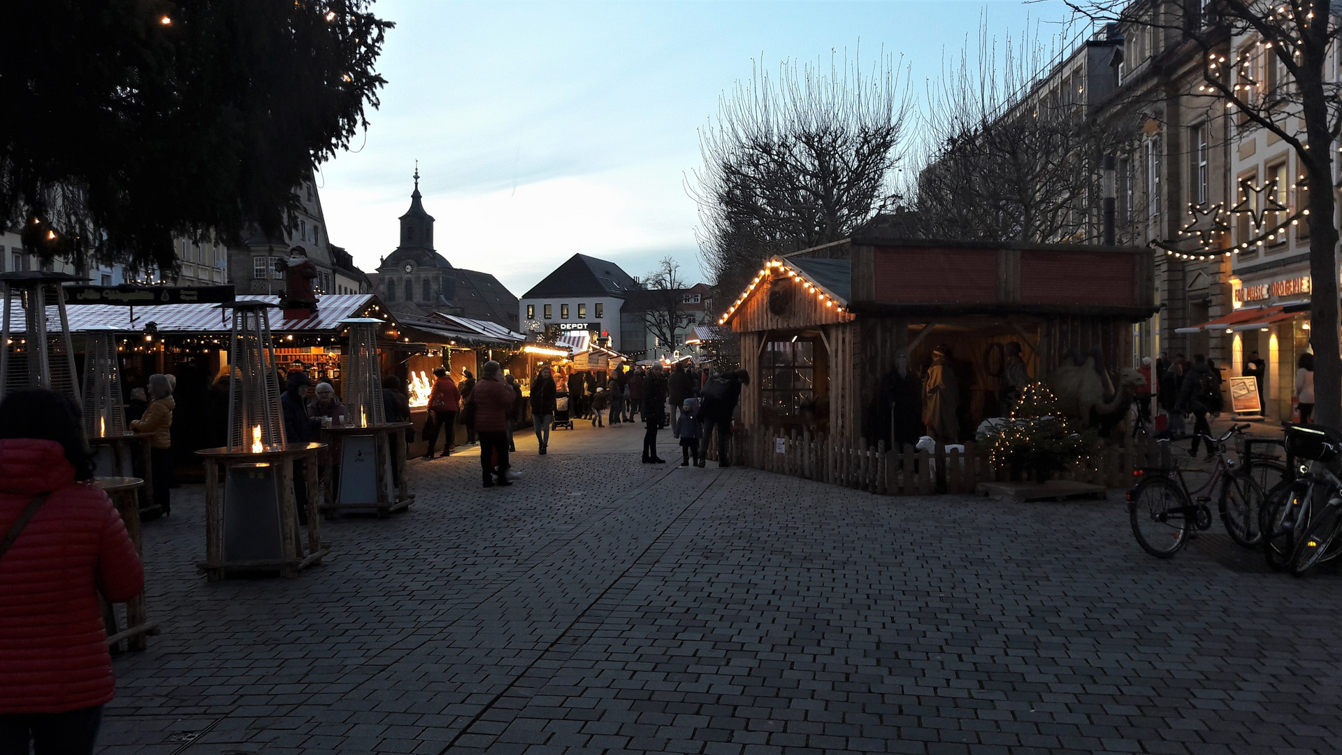 16.12.2019 Bayreuth Weihnachtsmarkt mit Stall zu Bethlehem