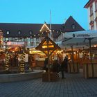 16.12.2019 Bayreuth Winterdorf im Abendlicht