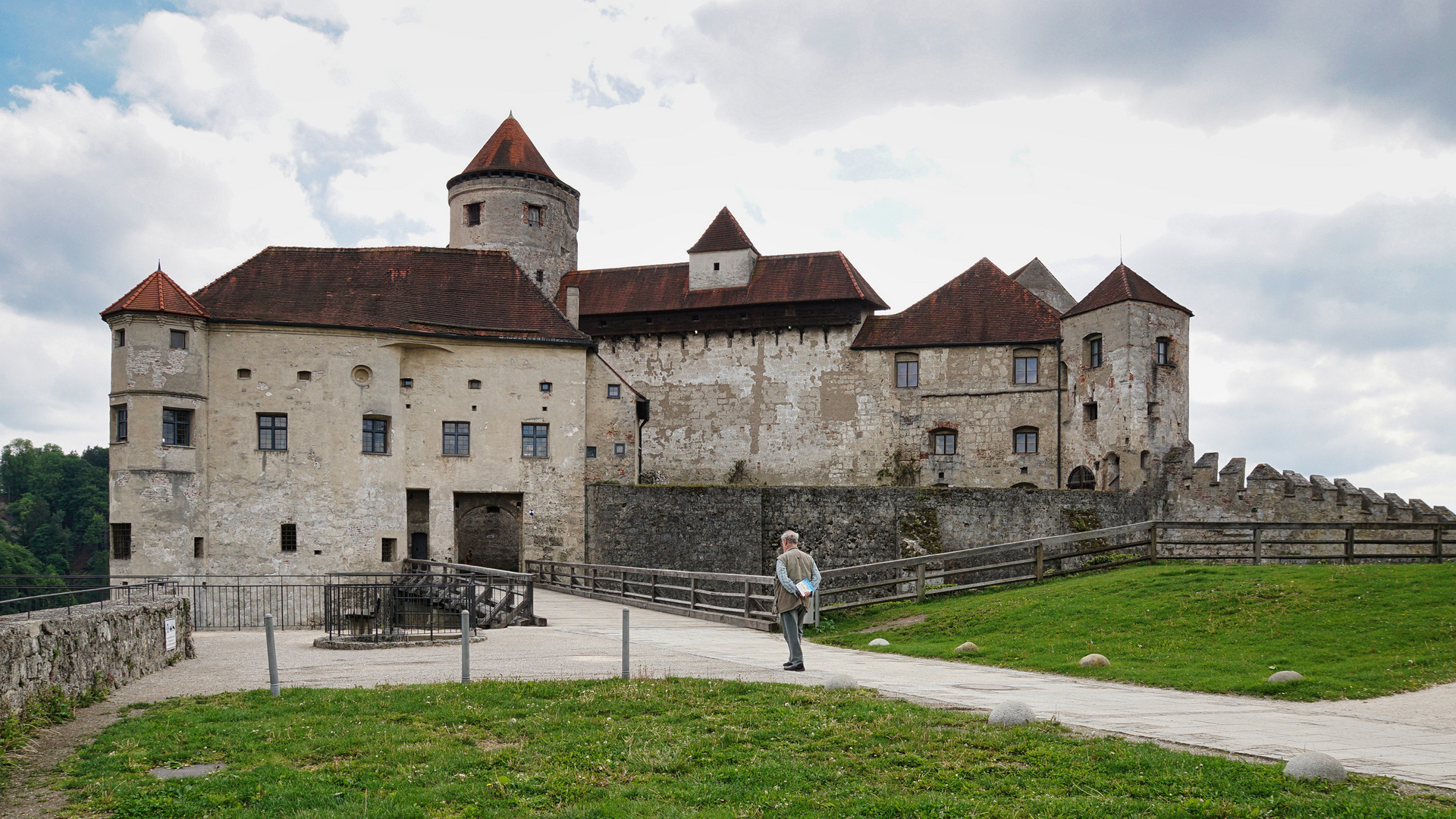 17.  Mittelalterliche Burg