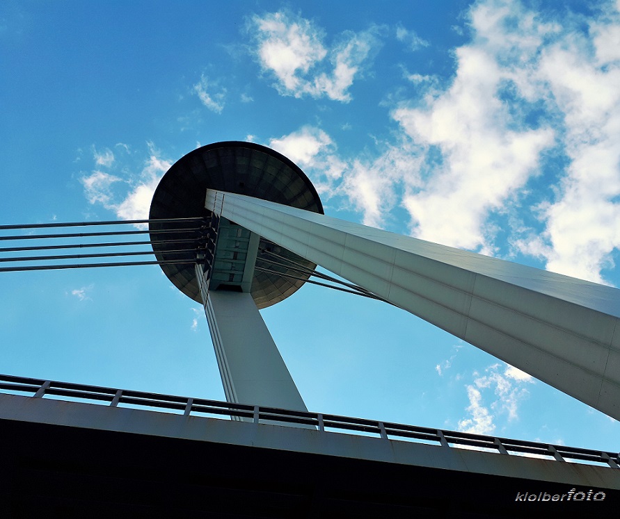 (170) ufo von unten (bratislava)