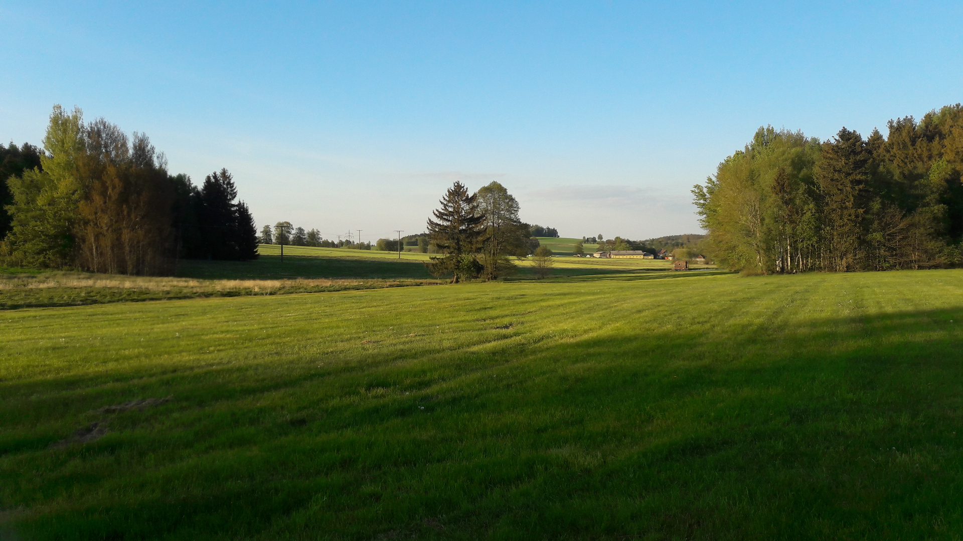 17.05.2020 Blick zum Dorf am späten Nachmittag