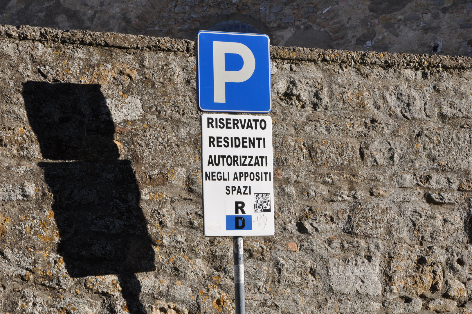 170827 - Blau vor Grau, Parkplatz Volterra