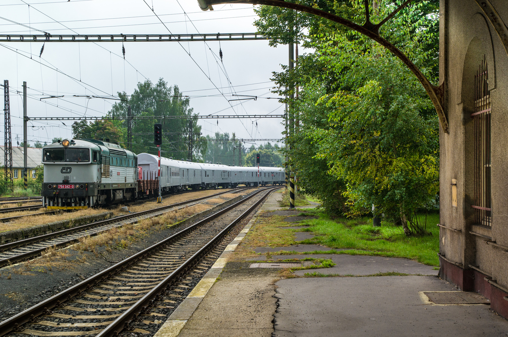 17.09.17 754 042 mit Drogenaufklärungszug in Vojtanov 