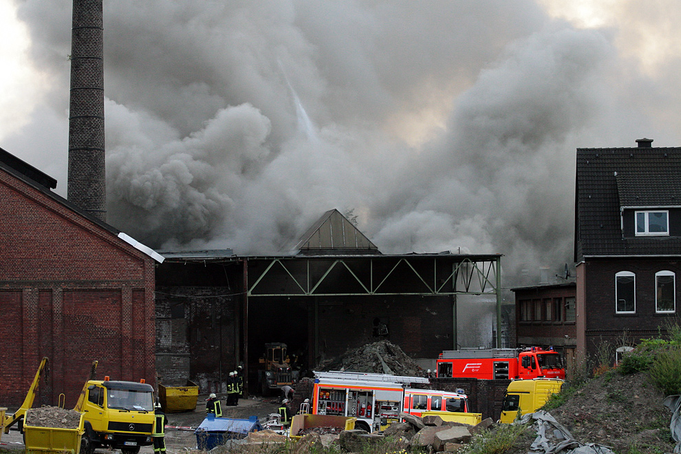 17.09.2008 Hagen:Brand in einer Fabrikhalle (4)