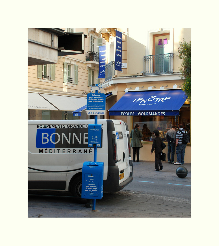 17.30 Uhr, Rue d'Antibes, Cannes : BLEU !