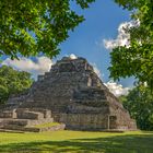 1732UZ Maya Pyramide in Mahaual Mexico