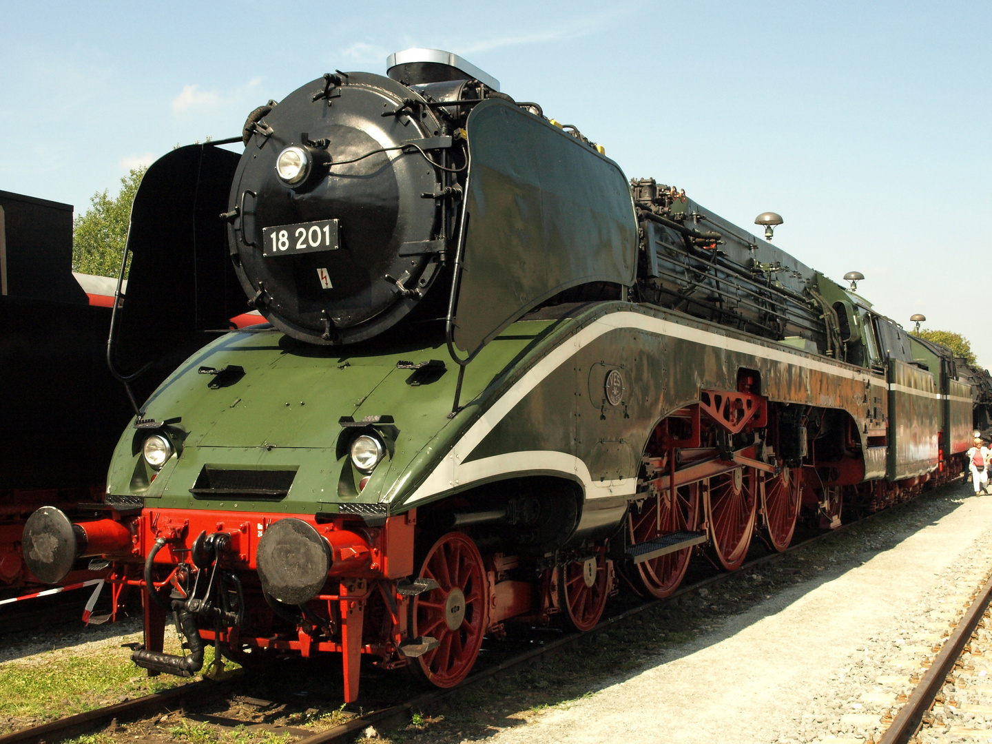18 201 schnellste einsatzbereite Dampflok der Welt; oelgefeuert Foto & Bild dampf, diesel