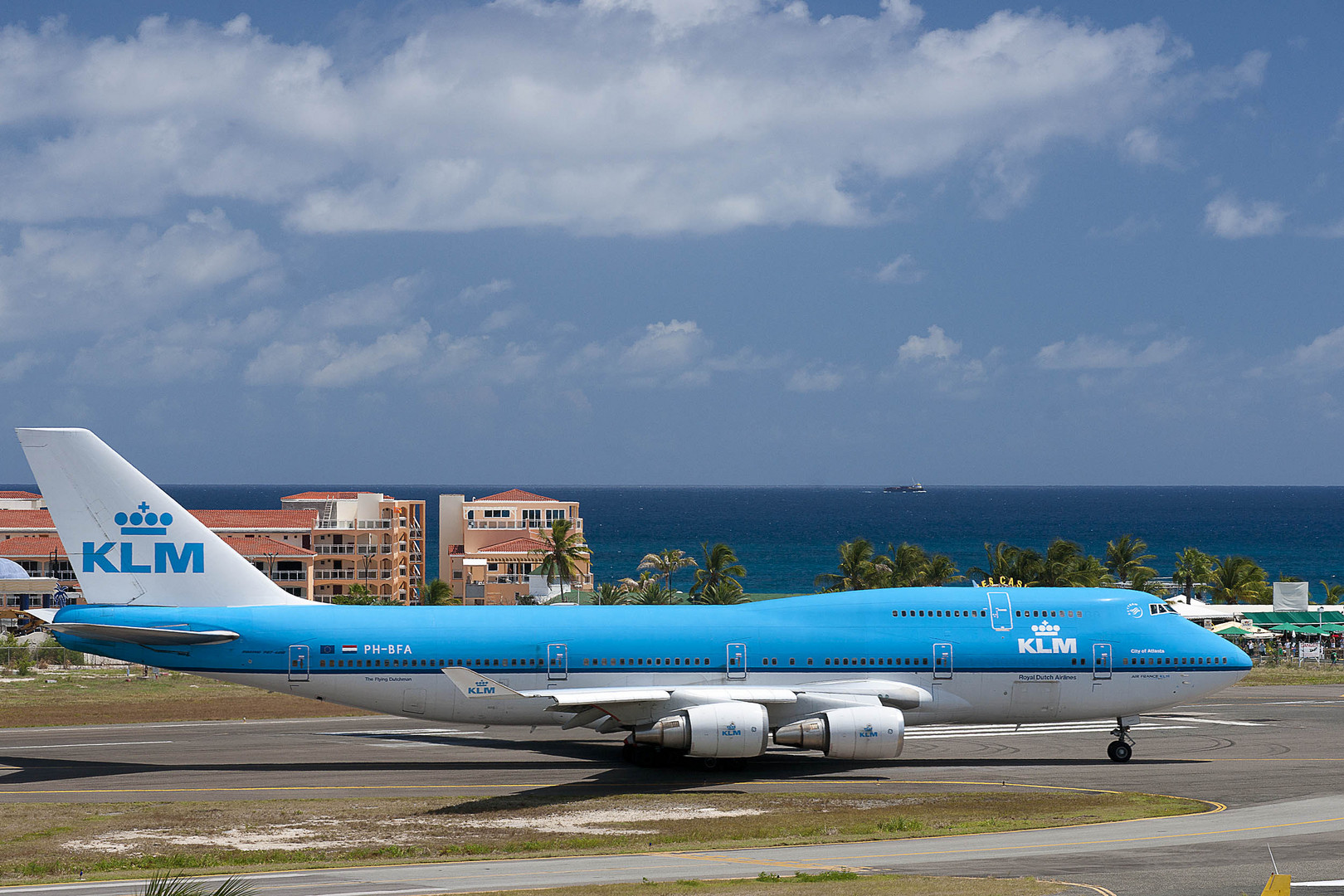 180 Grad Wende KLM B747 nach Backtrack, St.Maarten, Niederländische Antillen
