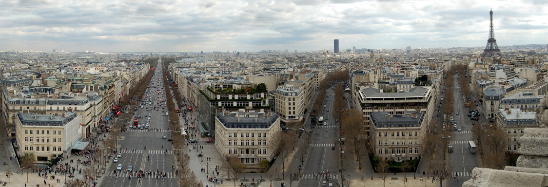 180 Grd Panorma mit der Aussicht vom Arc de Triomphe