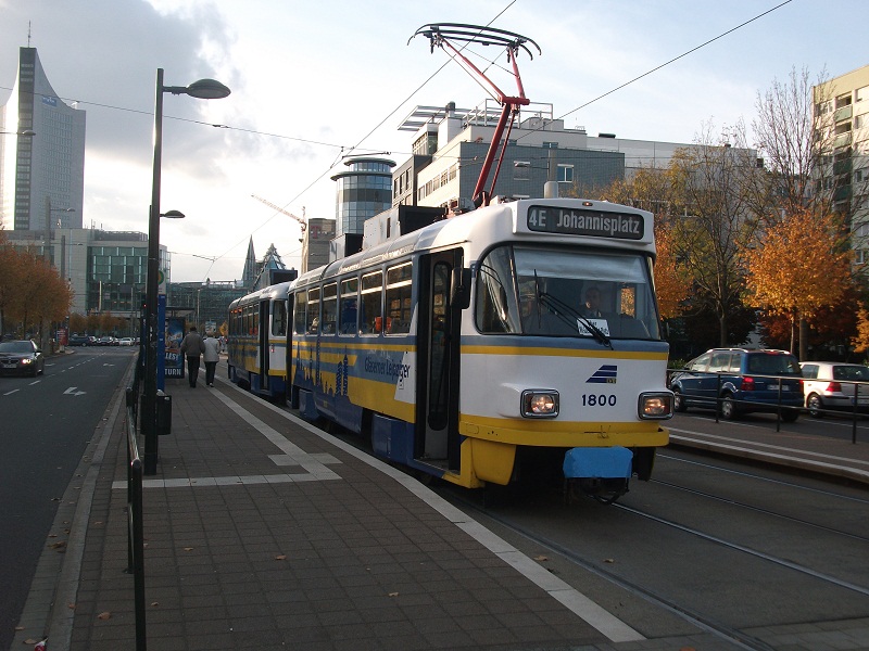 1800 + 700 als Linie 4E am Johannisplatz