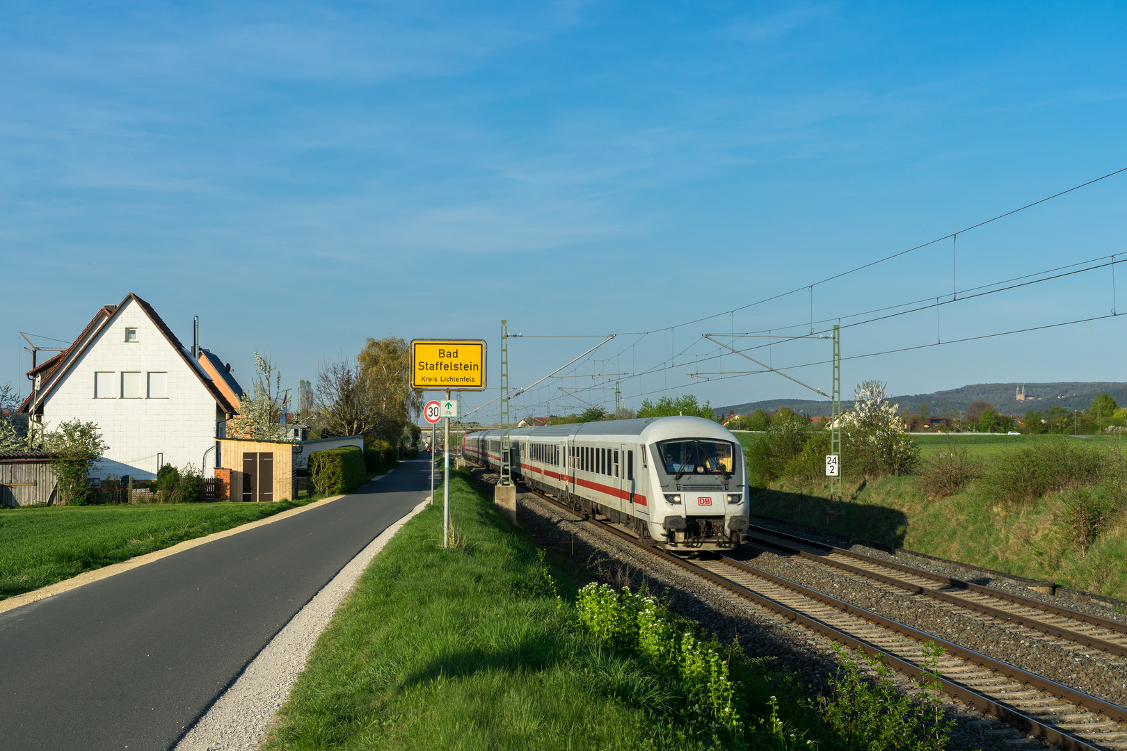 18.04.18 IC 2060 in Bad Staffelstein 