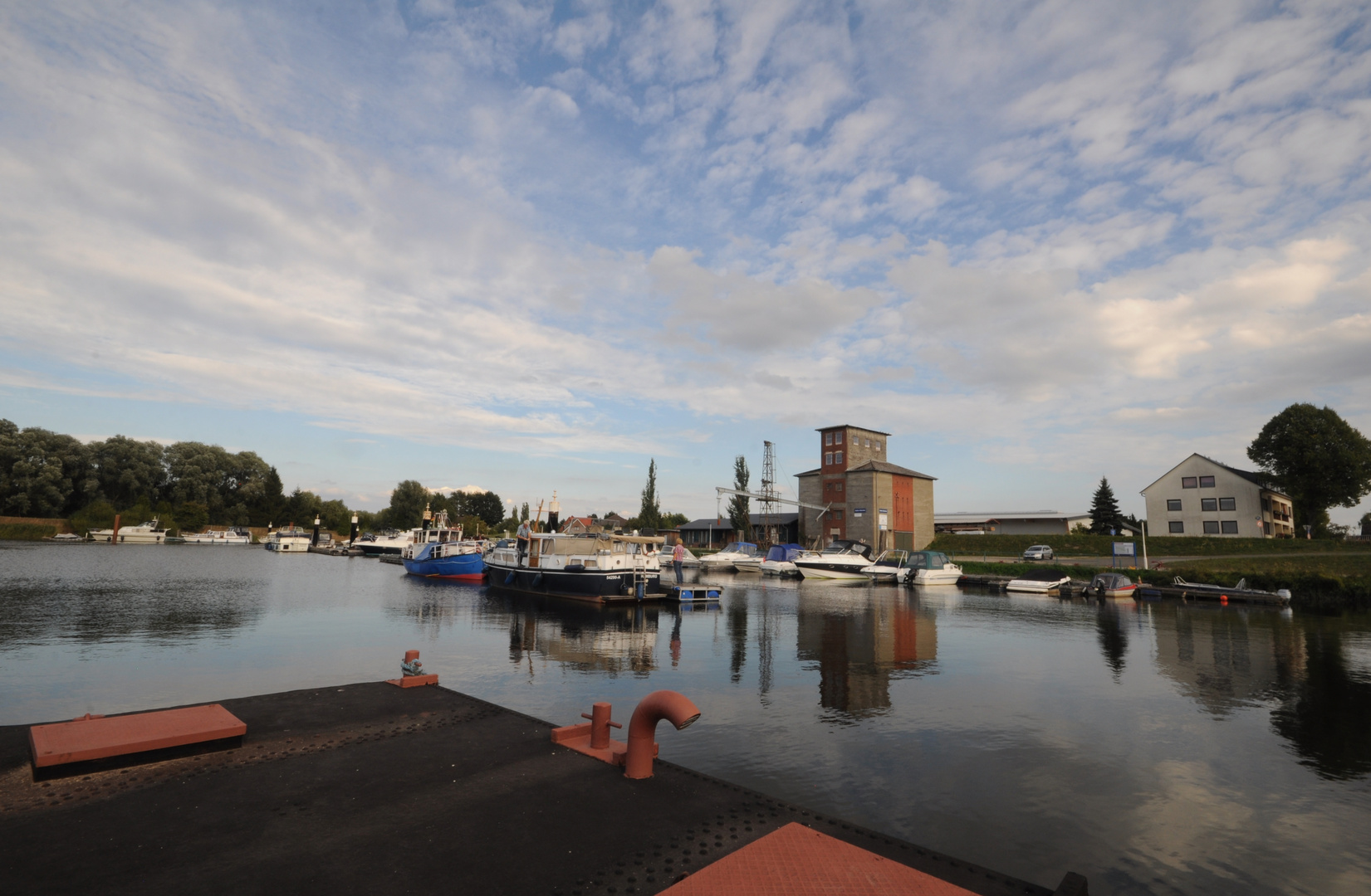 180909 - Aufziehende Wolken über dem Stöckter Hafen