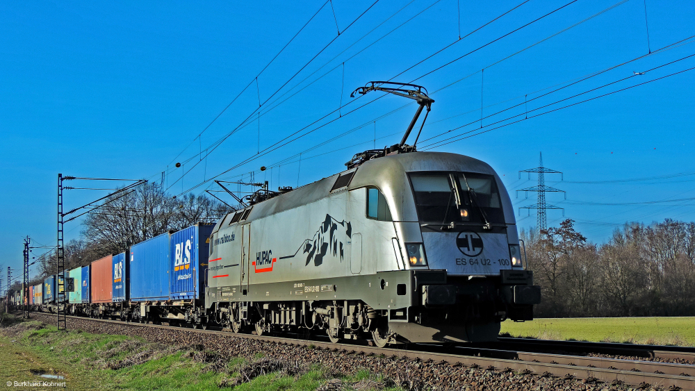 182 600-7 ES 64 U2-100 HUPAC für Raildox GmbH mit einem gem. Güterzug