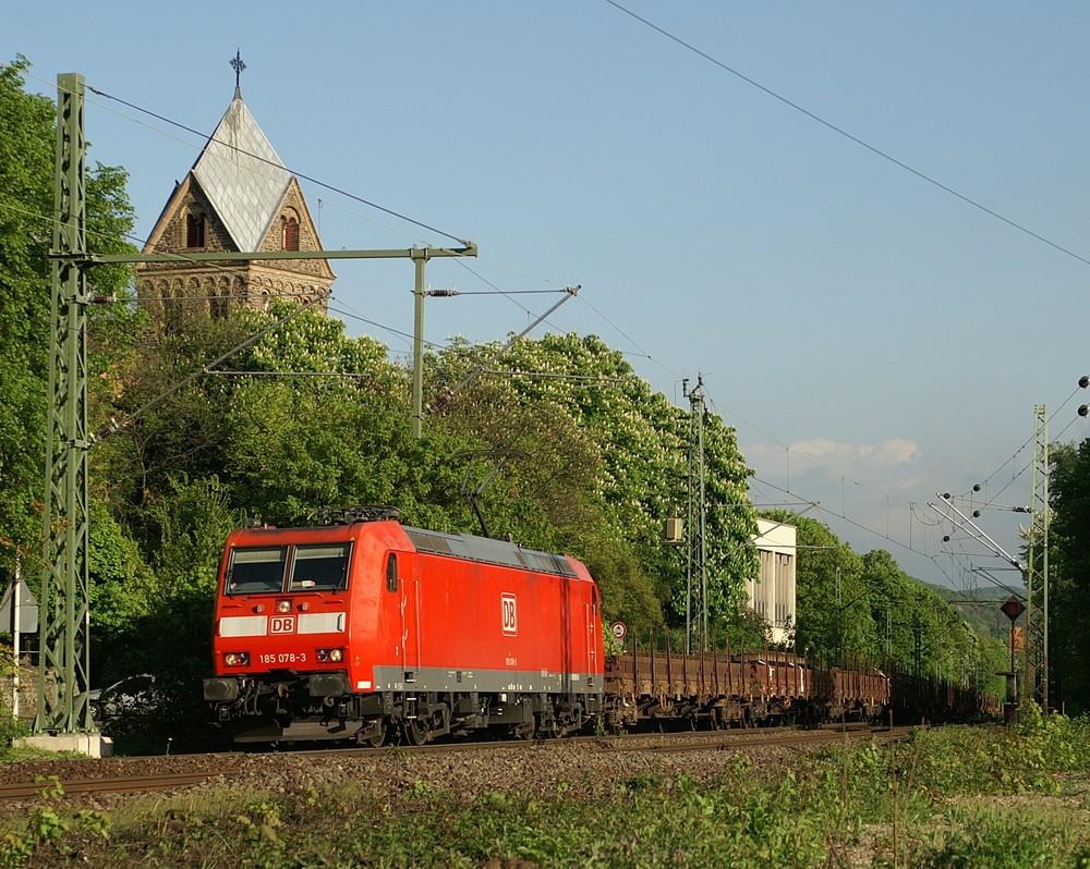 185 078-3 mit einem Schienentransport