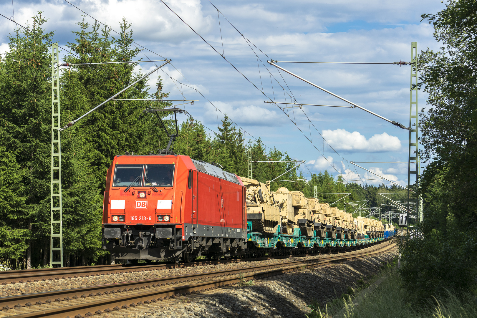 185 213 mit US Militär im Drochauser Wald/ Vogtland.