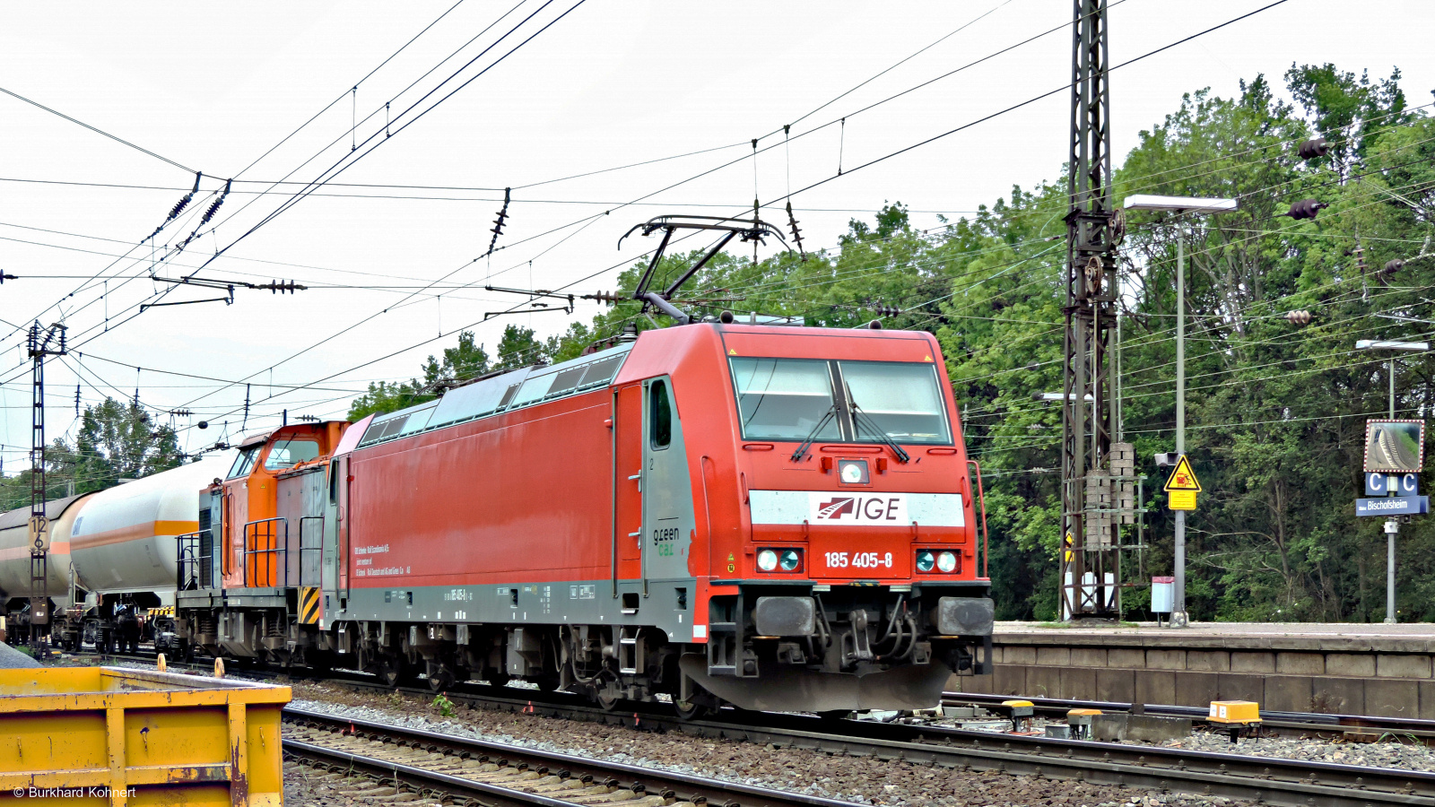 185 405-8 IGE Green Cargo + eine Diesellok