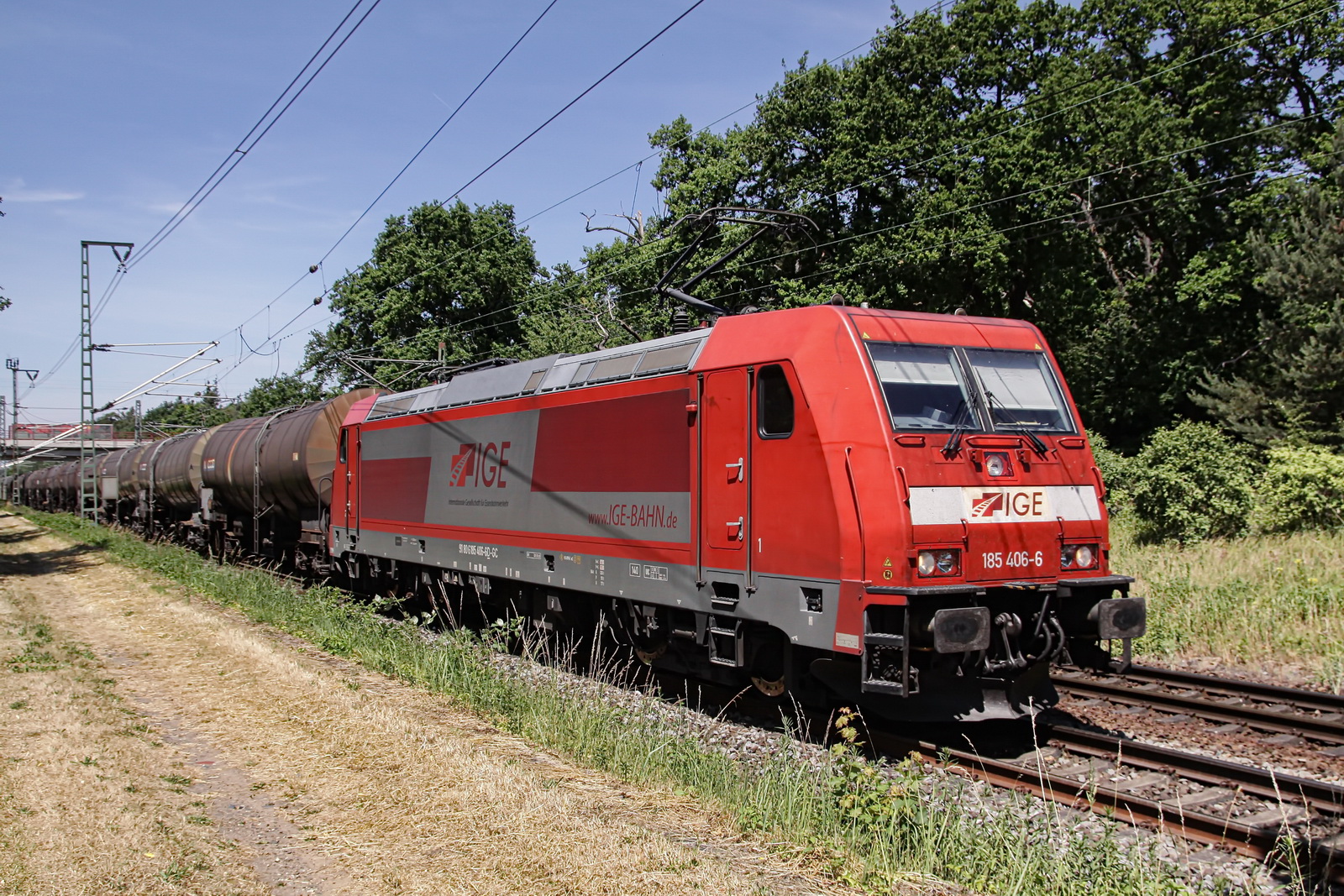 185 406-6 IGE-Bahn mit einem Kesselzug