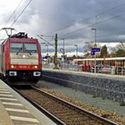 185 601-2 Crossrail mit einem gem. Güterzug