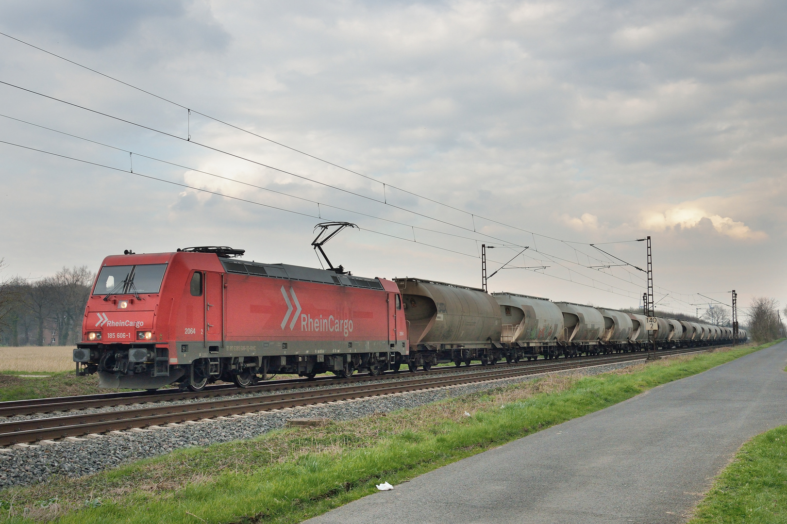 185 606-1 --RheinCargo-- am 19.03.20 in Nordbögge