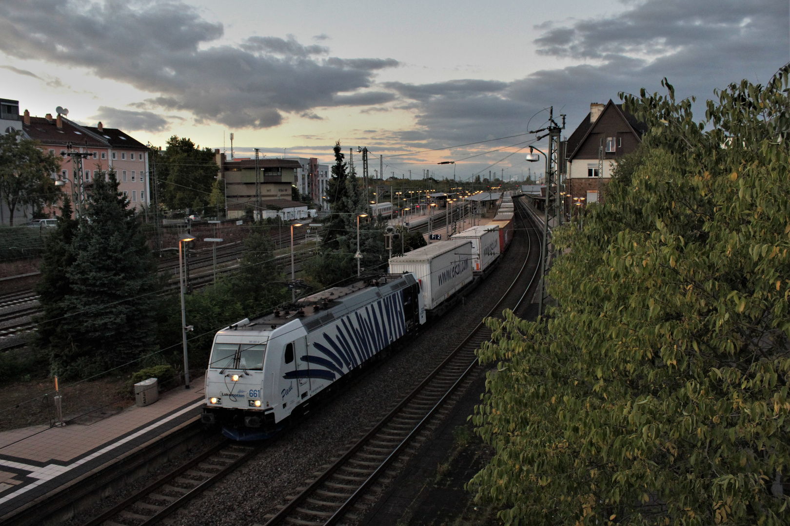 185 661 Paul mit Ekol durch Worms Hbf