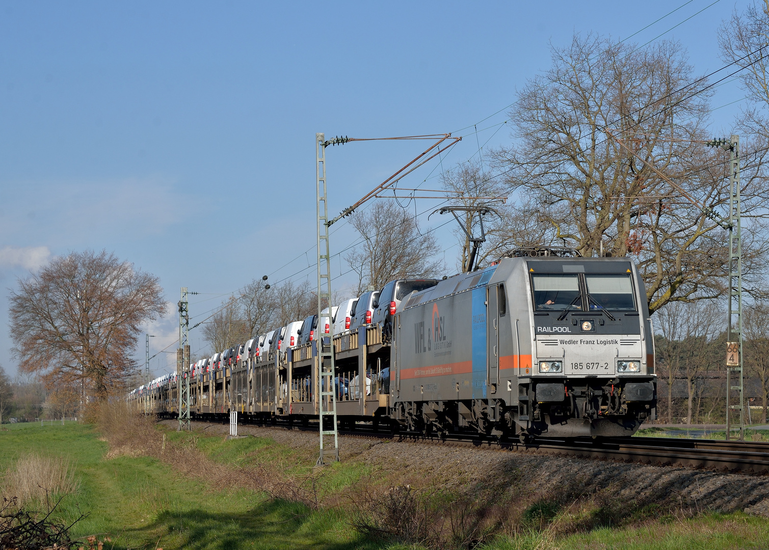 185 677-2 --WFL-HSL-- am 15.04.21 in Hamm-Neustadt