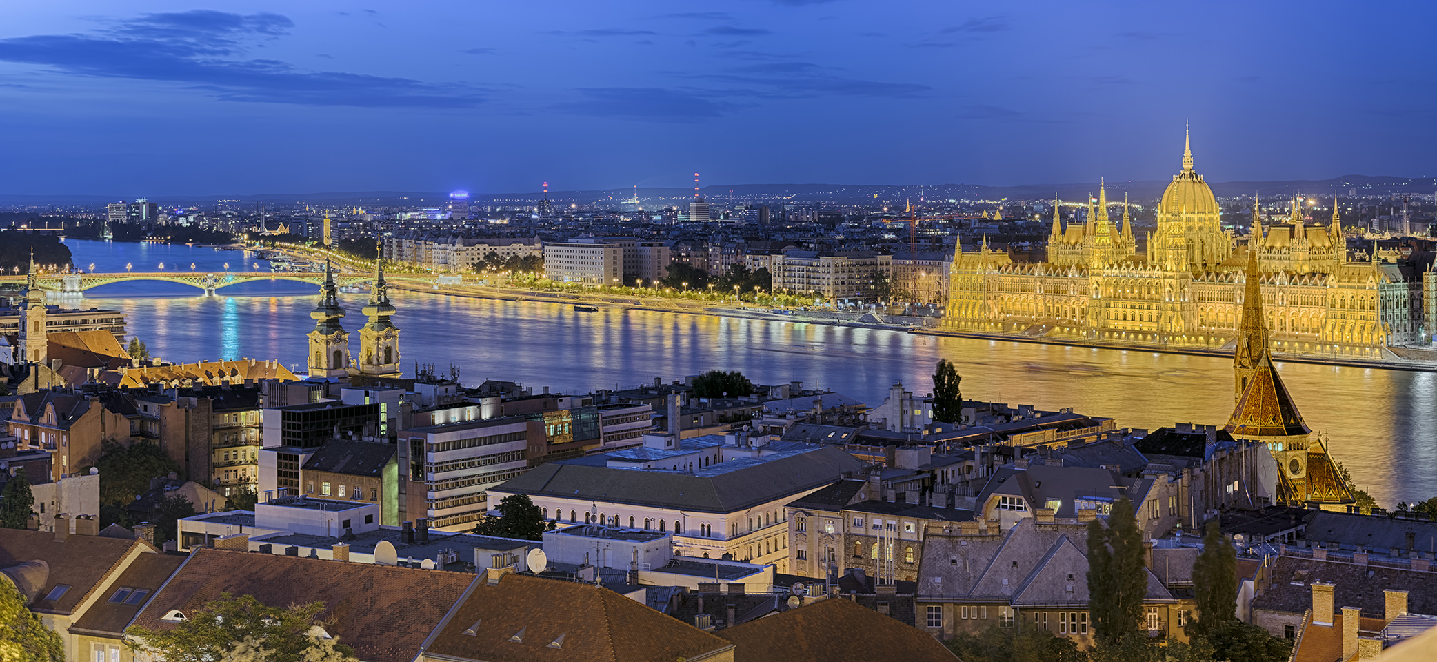 1850M-56M Budapest beleuchtet Donau Parlament