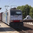 186 103 Railpool mit einem gem. Güterzug bei der Durchfahrt