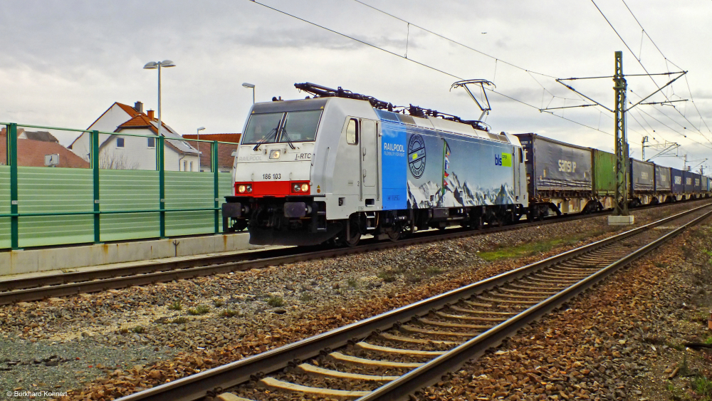 186 103 - Railpool mit einem gem. Güterzug