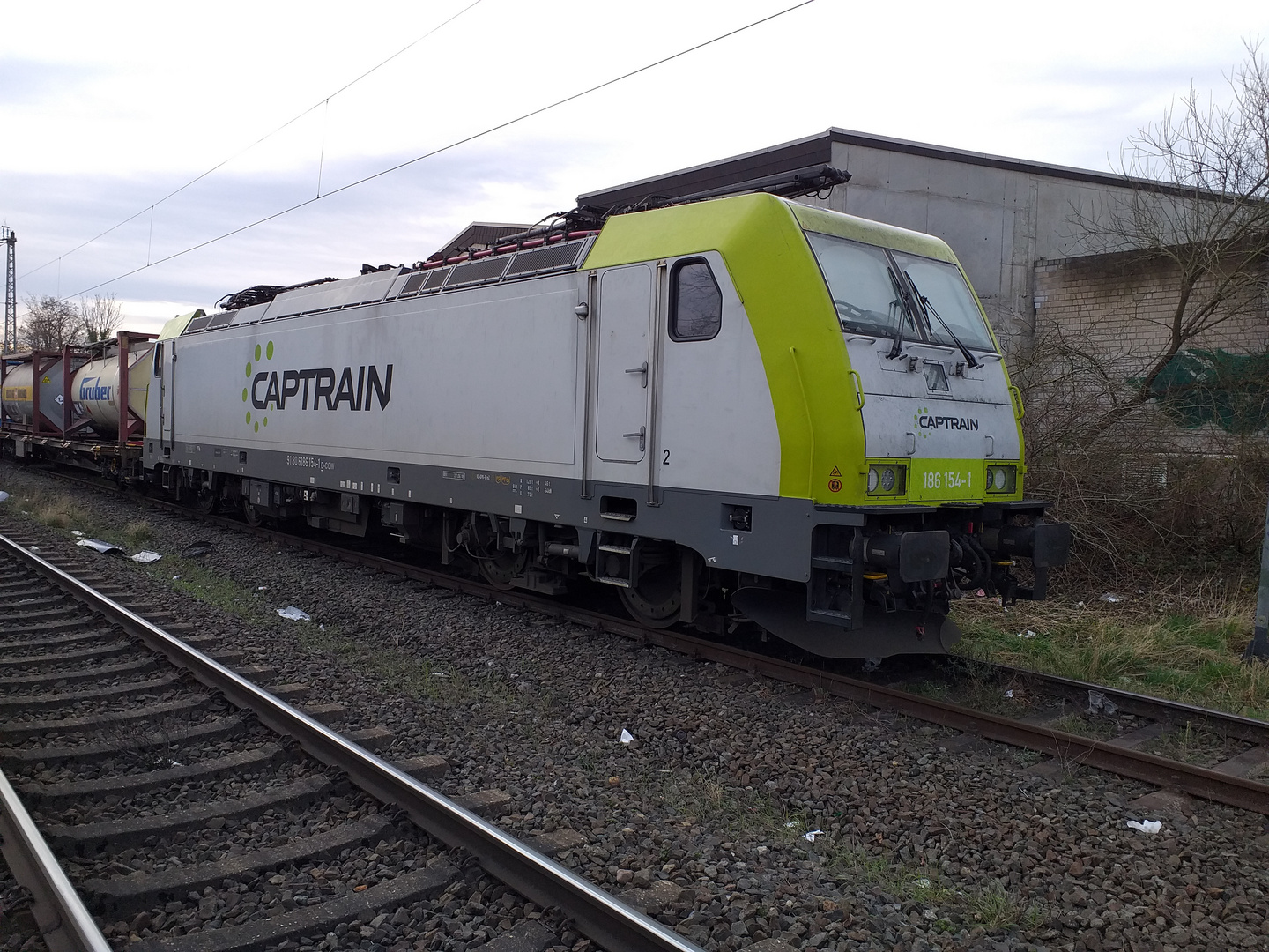 186 154-1 der Captrain