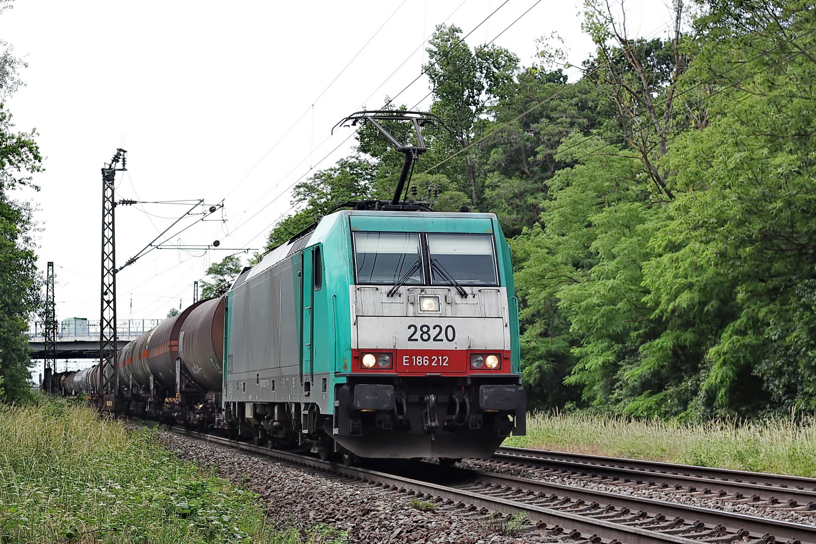 186 212 - 2820 und ihr Kesselzug