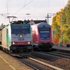 186 218 mit einem Kesselzug trifft 143 107 mit RB75