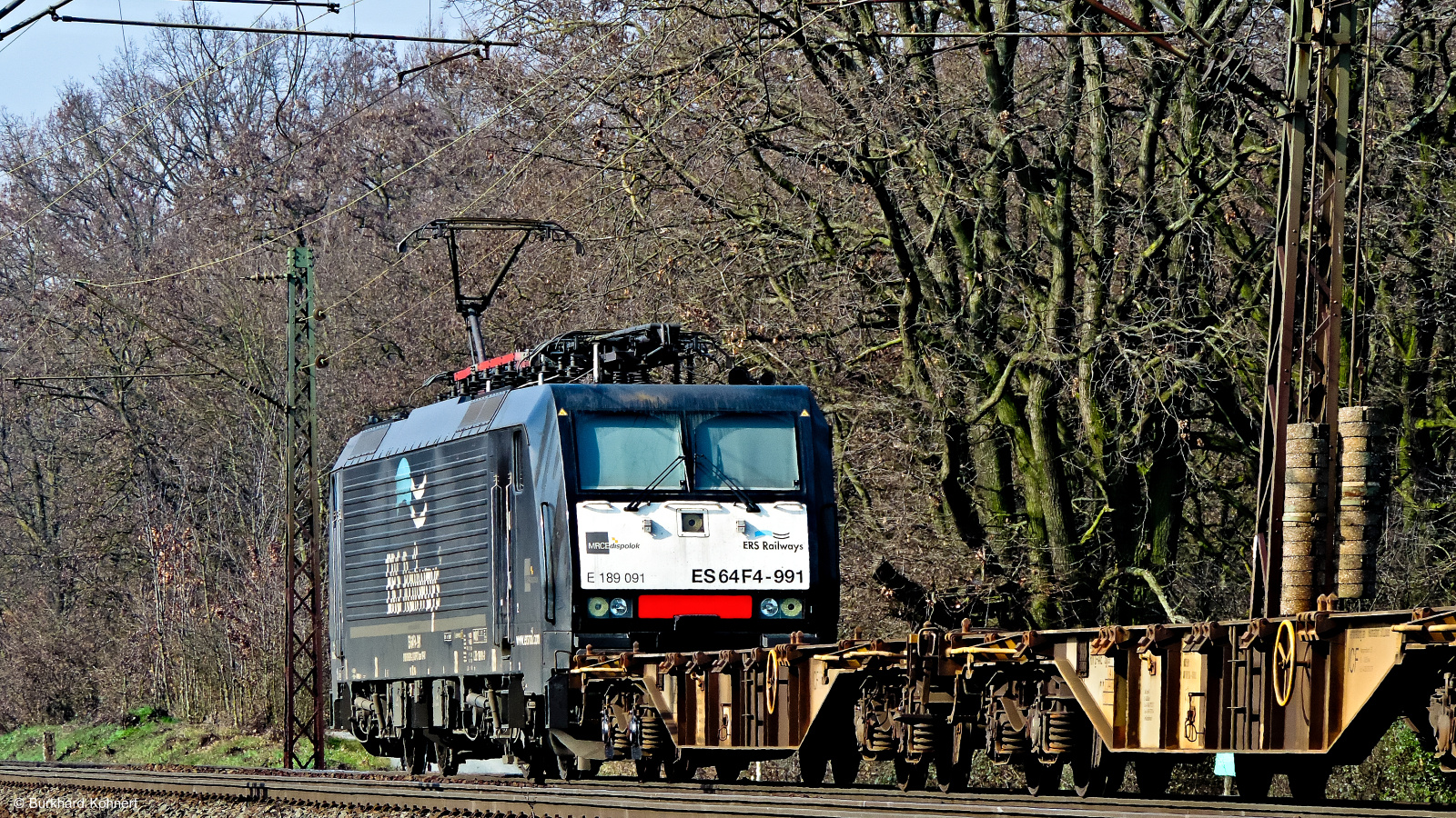 189 091 ES 64 F4-991 ERS Railways mit einem gem. Güterzug kurz vor Mainz-Bischofsheim