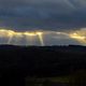 Sonne bricht durch die Wolken