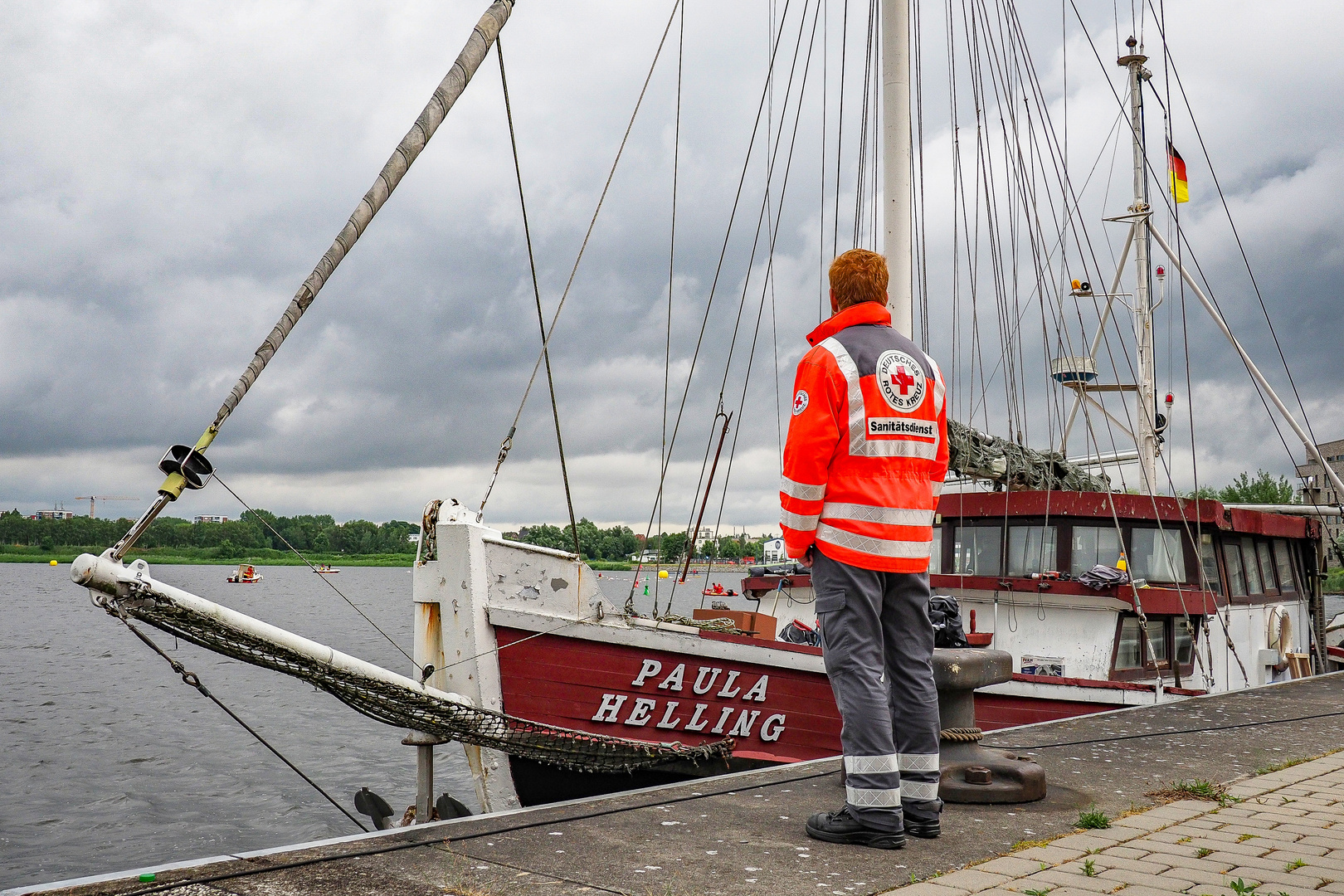 19. Warnowschwimmen lockte in den Rostocker Stadthafen