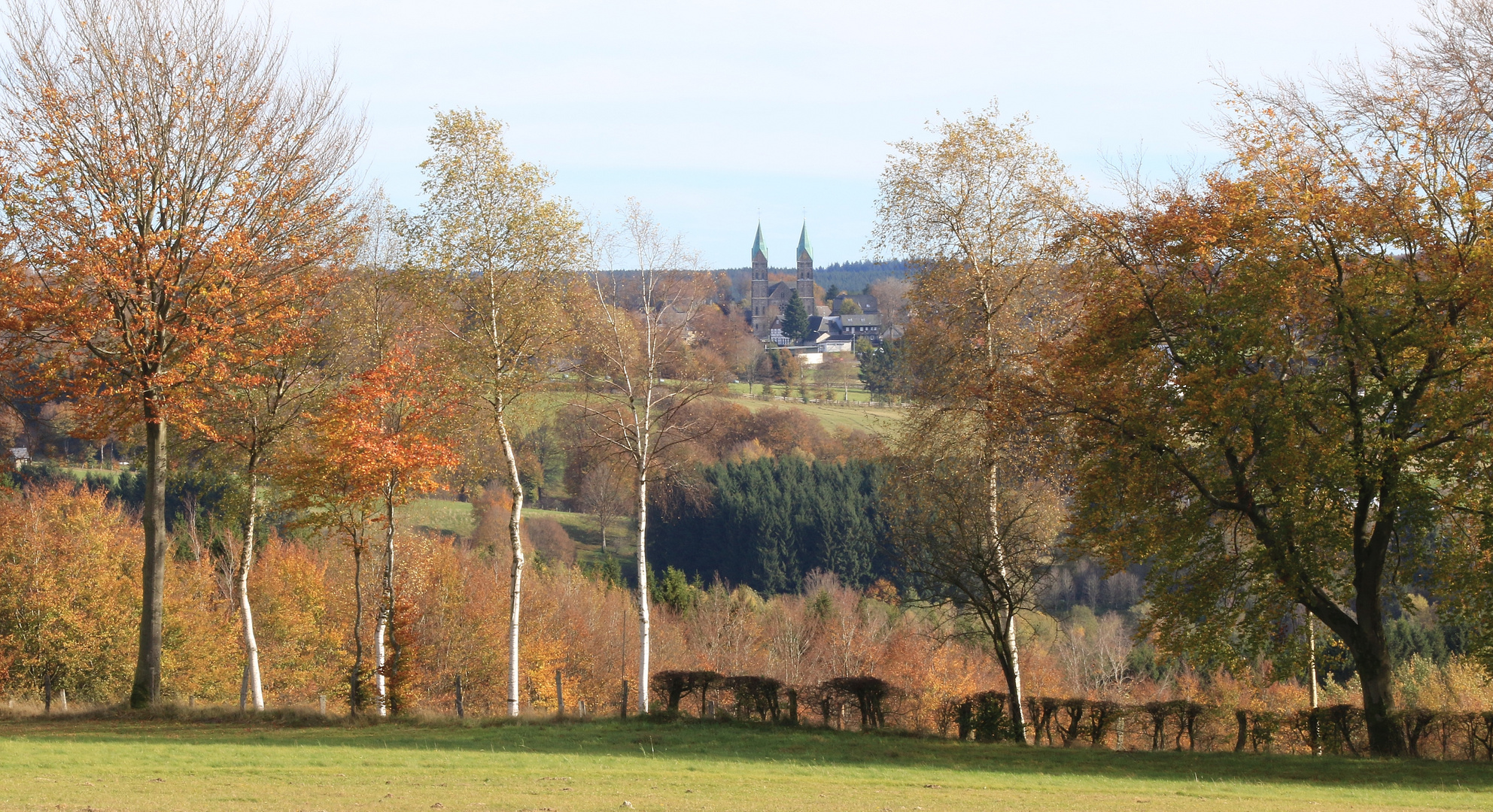 19052 Blick auf St. Lambertus  (Eifeldom Kalterherberg)